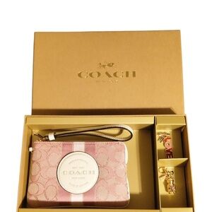 NWB Coach Boxed Gift Set Pink Wristlet with Gold Accents and Two Purse Charms